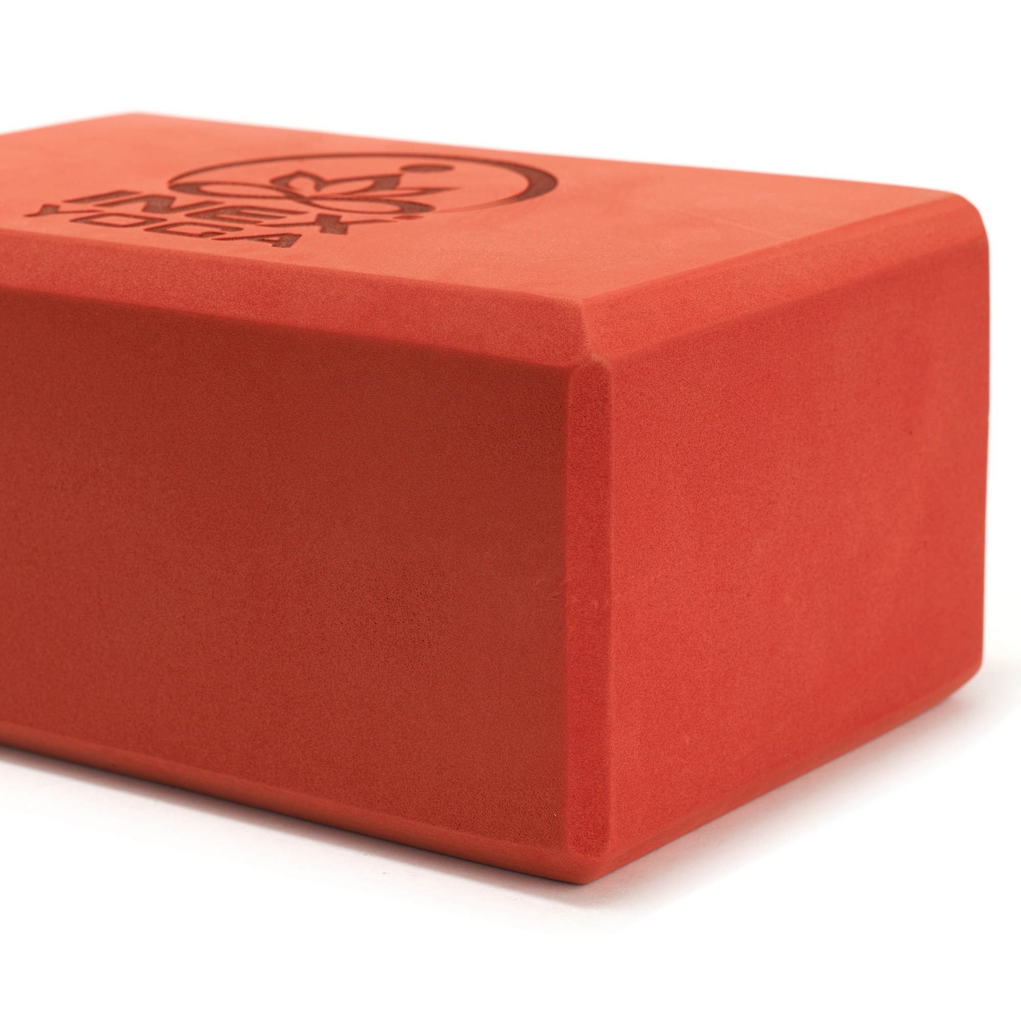 Блок для йоги 23x15x10см Inex Yoga Block EVA 4" YGBK-RD красный 2000_2000